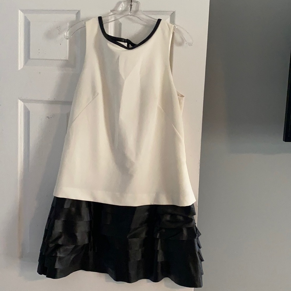 Ann Taylor sz 10 white and black dress